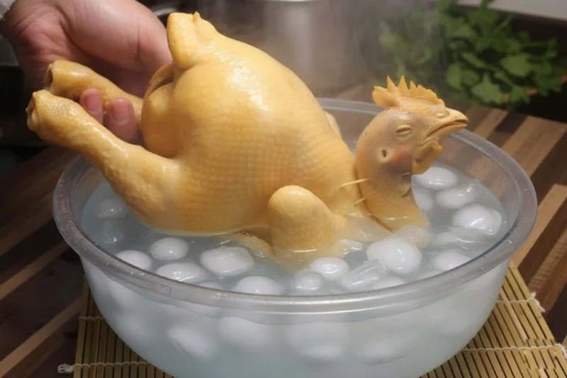 Bí Quyết Luộc Gà Cúng ĐẸP Hoàn Hảo: 3 Dáng Độc Đáo, Da Vàng Óng, Không Nứt