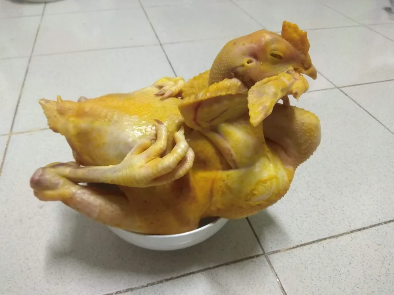Cách Luộc Gà Cúng Thơm Ngon Chắc Thịt, Da Vàng Óng, Không Nứt