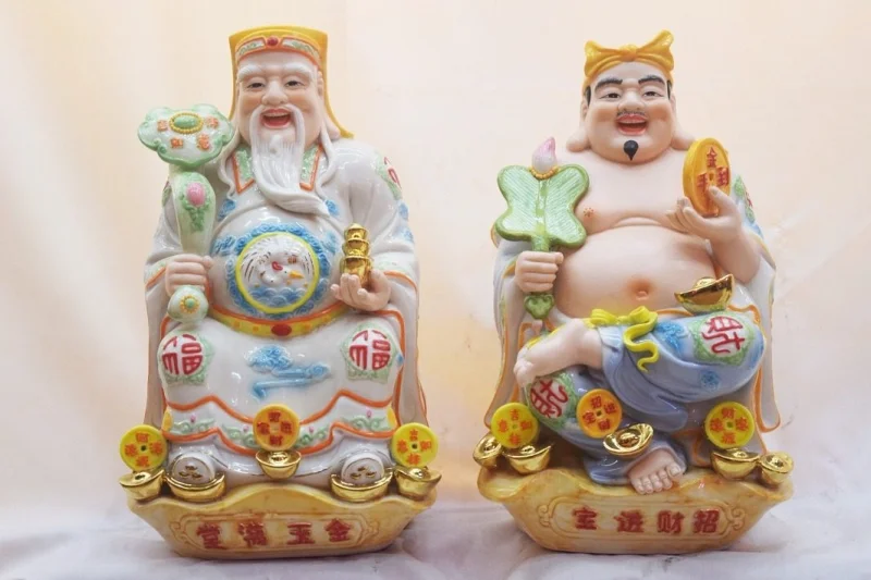 Cúng Thần Tài: Gà hay Heo, Chọn Lễ Vật Nào Tốt Nhất?